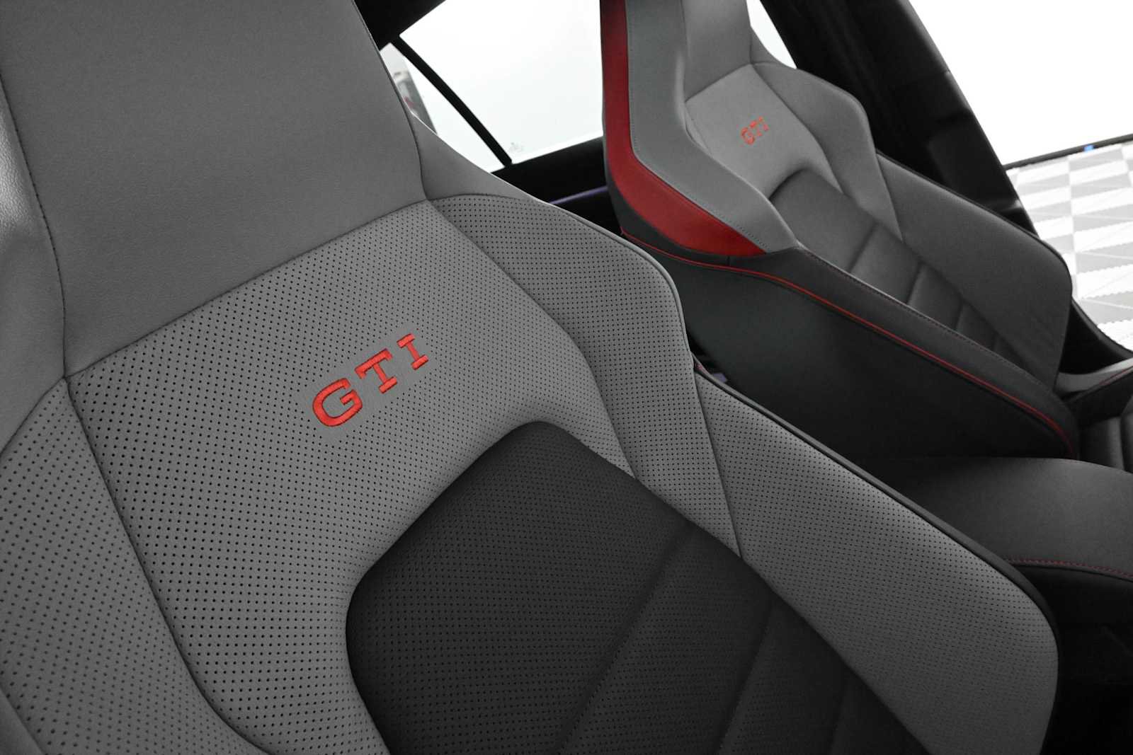 New 2026 Volkswagen GTI SE FWD image 13