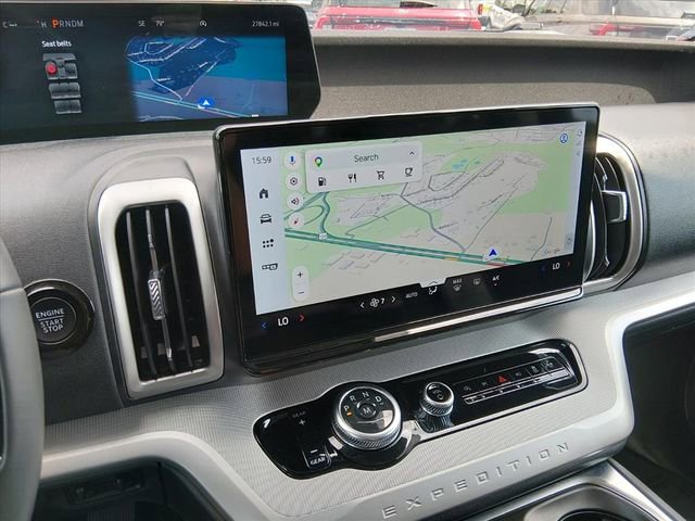 Used 2025 Ford Expedition Active RWD image 16