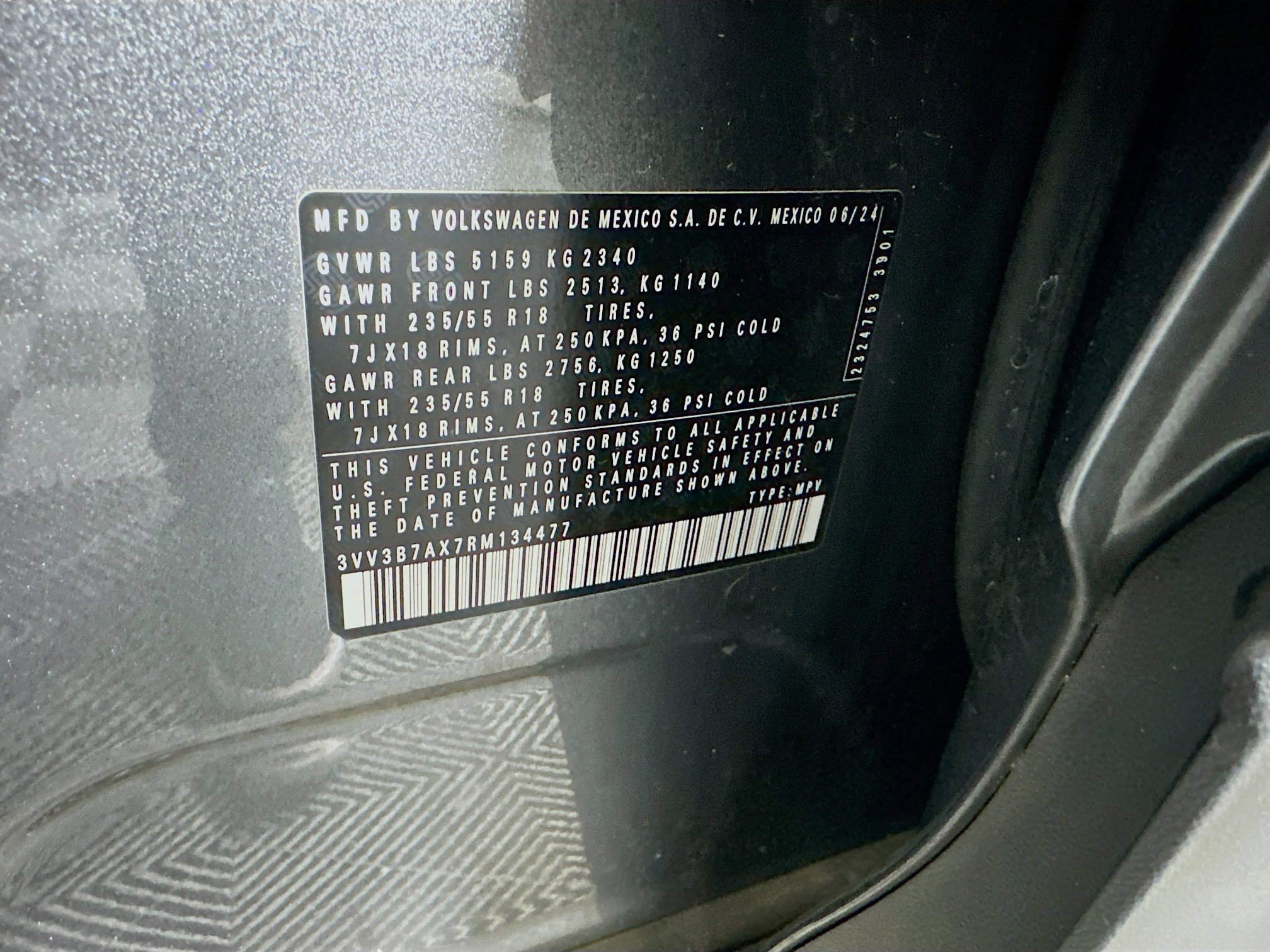 Used 2024 Volkswagen Tiguan SE image 12