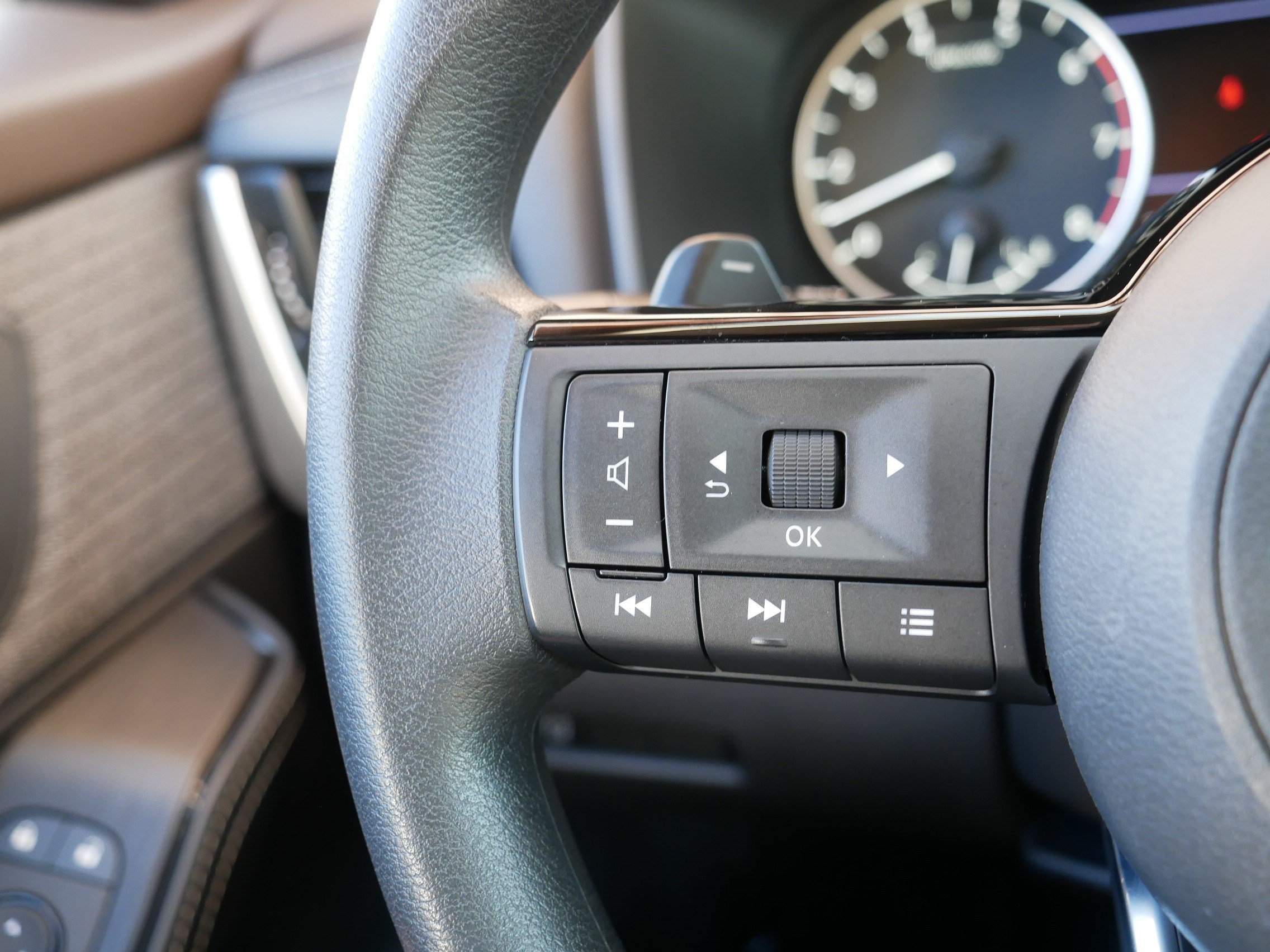 Certified 2023 Nissan Rogue SV AWD/4WD image 28