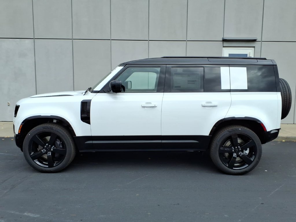 New 2026 Land Rover Defender 110 X-Dynamic SE AWD/4WD image 3