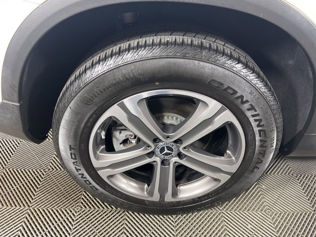 Used 2022 Mercedes-Benz GLC 300 4MATIC w/ Multimedia Package Lite image 16