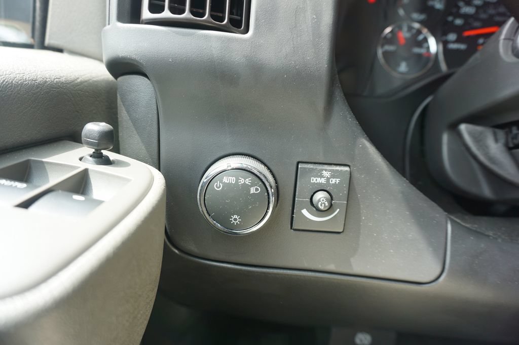 Used 2024 GMC Savana 3500 LS RWD image 5