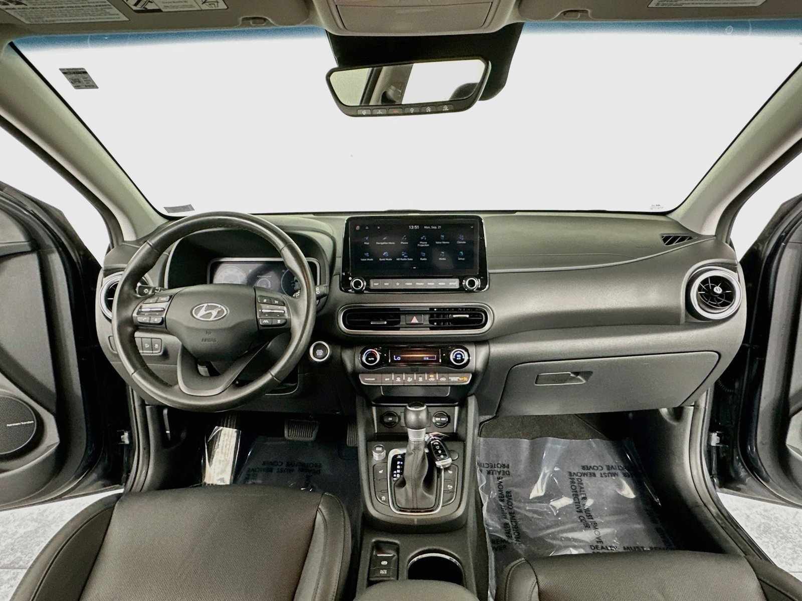 Certified 2022 Hyundai Kona Limited FWD image 10