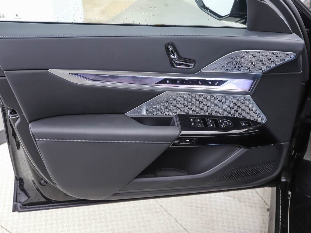 Used 2026 BMW 750e xDrive 750e xDrive w/ Executive Package image 9