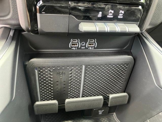 New 2026 RAM 1500 Laramie w/ Sport Appearance Package AWD/4WD image 19