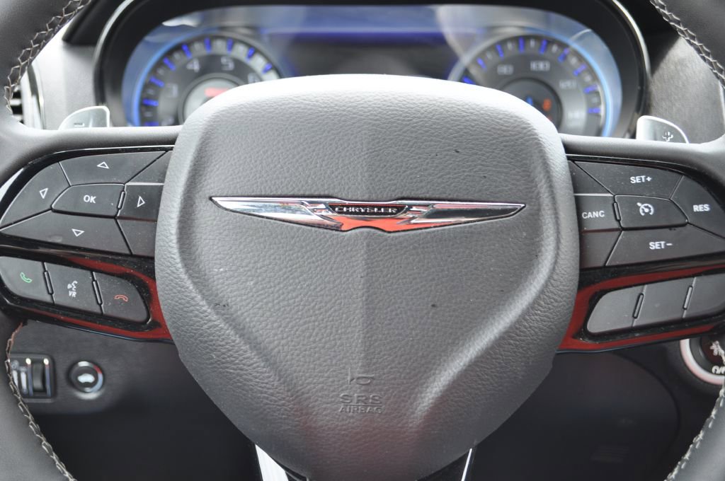 Used 2023 Chrysler 300 S w/ Comfort Group RWD image 12