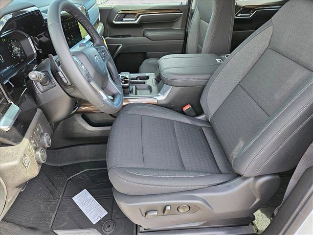 New 2026 Chevrolet Silverado 1500 RST w/ Dark Appearance Package image 4