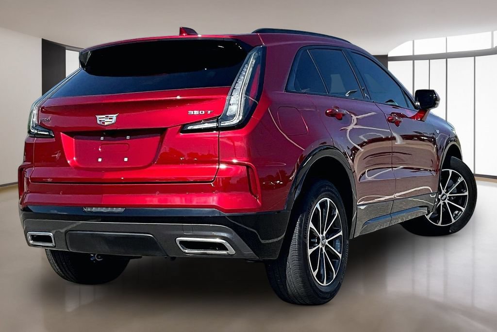 Used 2024 Cadillac XT4 Sport FWD image 2