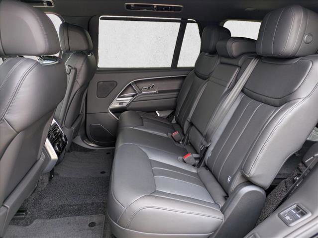 New 2025 Land Rover Range Rover Long Wheelbase SE image 15