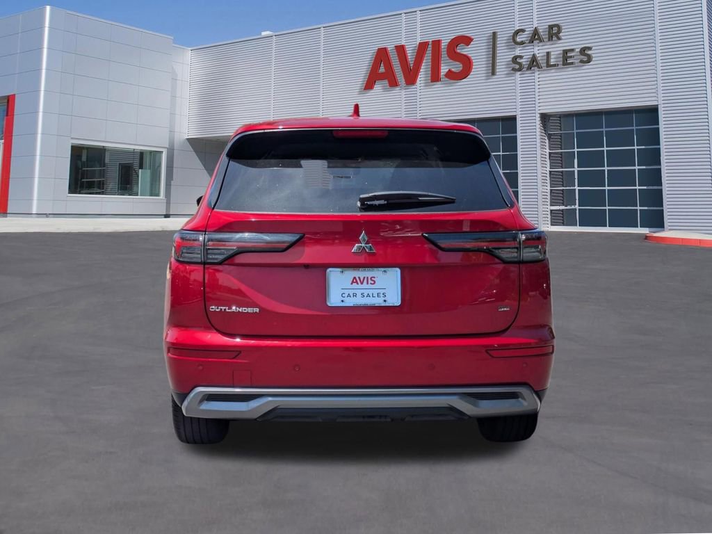 Used 2025 Mitsubishi Outlander SE FWD image 7