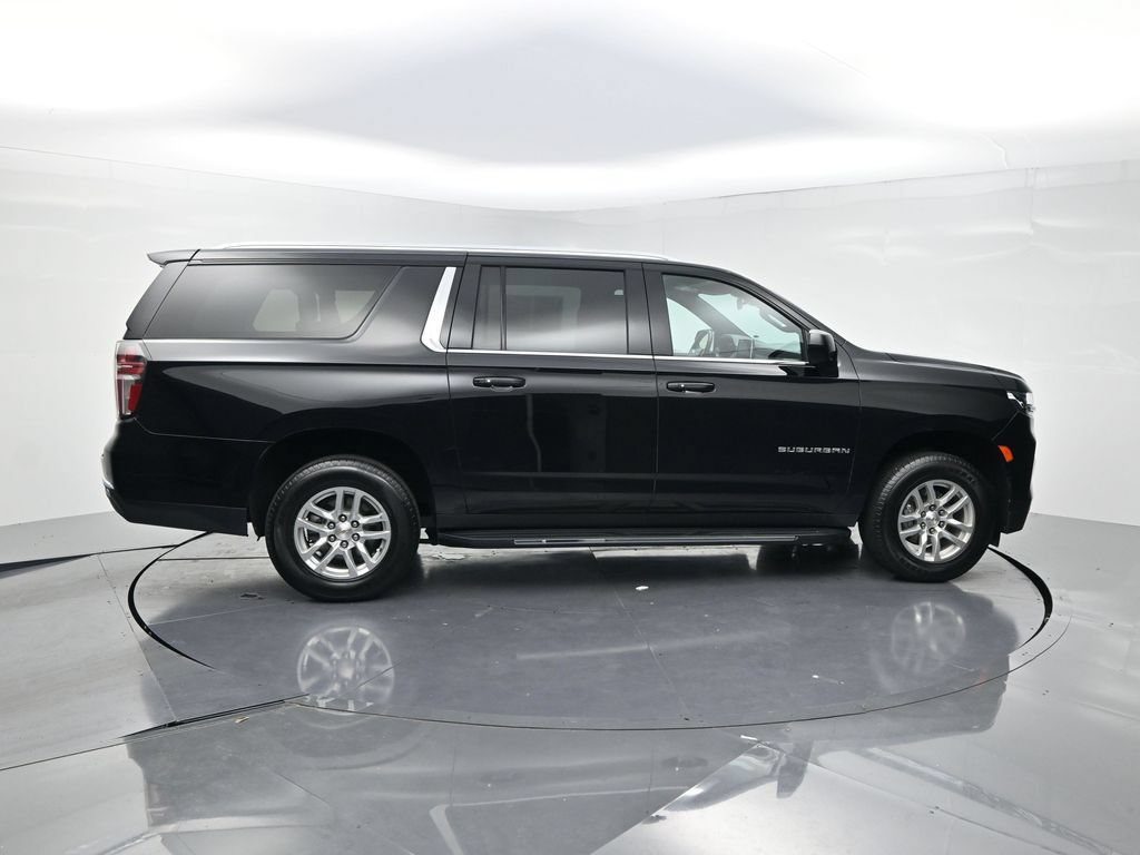 Used 2024 Chevrolet Suburban LT AWD/4WD image 4