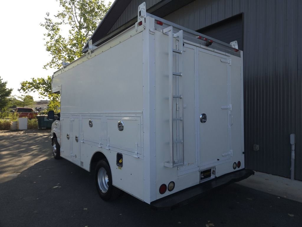 Used 2013 Ford E-350 and Econoline 350 Super Duty w/ PWR Locks & Windows Group RWD image 3