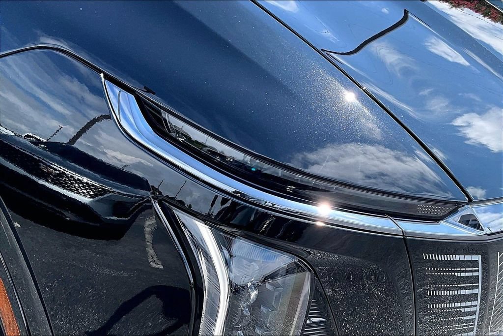 Certified 2026 Cadillac Vistiq Platinum w/ LPO, Floor Liner Package AWD/4WD image 32