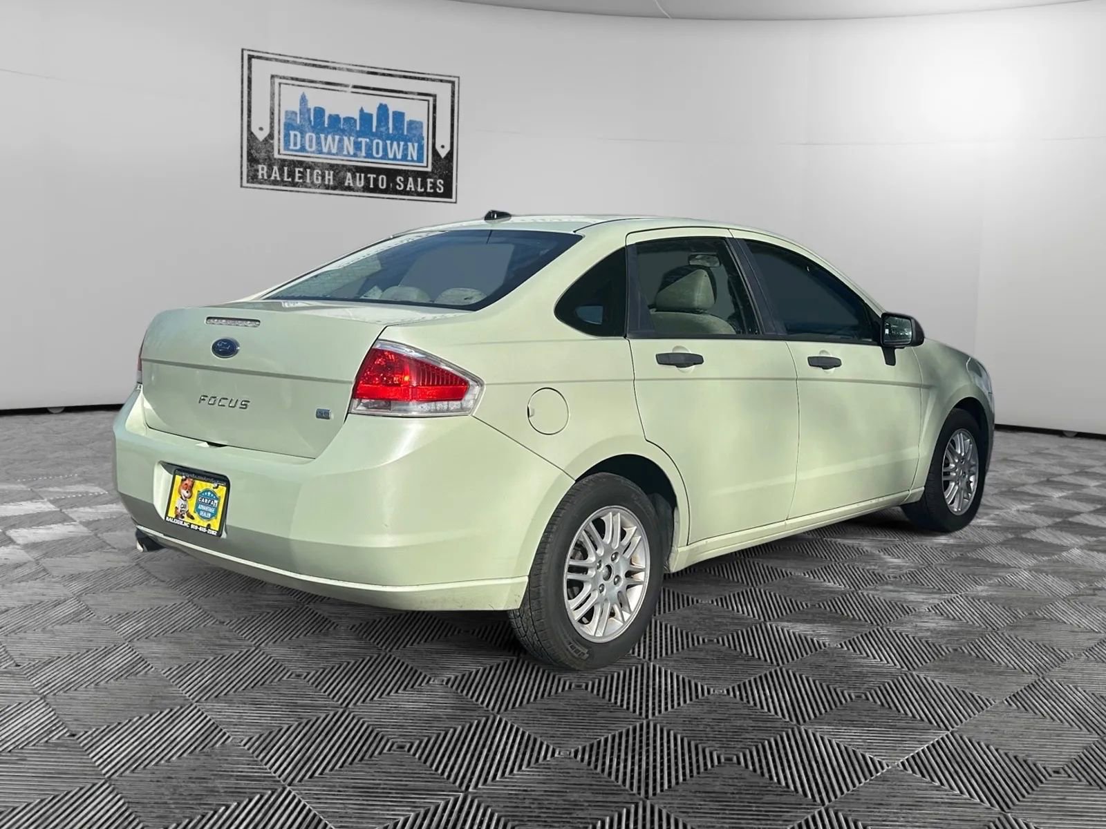 Used 2011 Ford Focus SE image 6