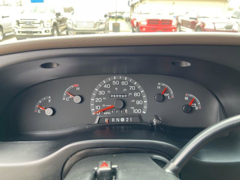 Used 1999 Ford E-150 and Econoline 150 RWD image 32
