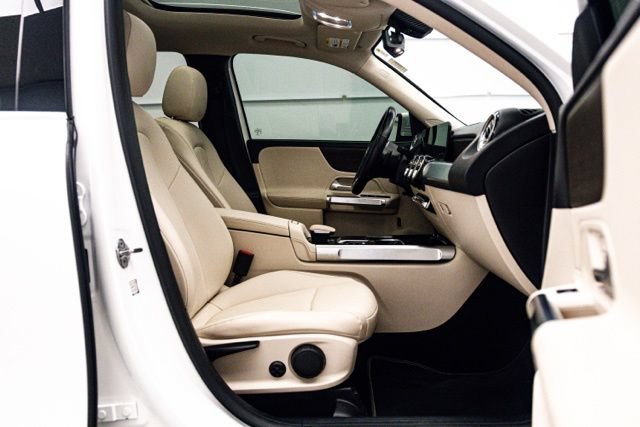 Used 2022 Mercedes-Benz GLB 250 4MATIC image 12