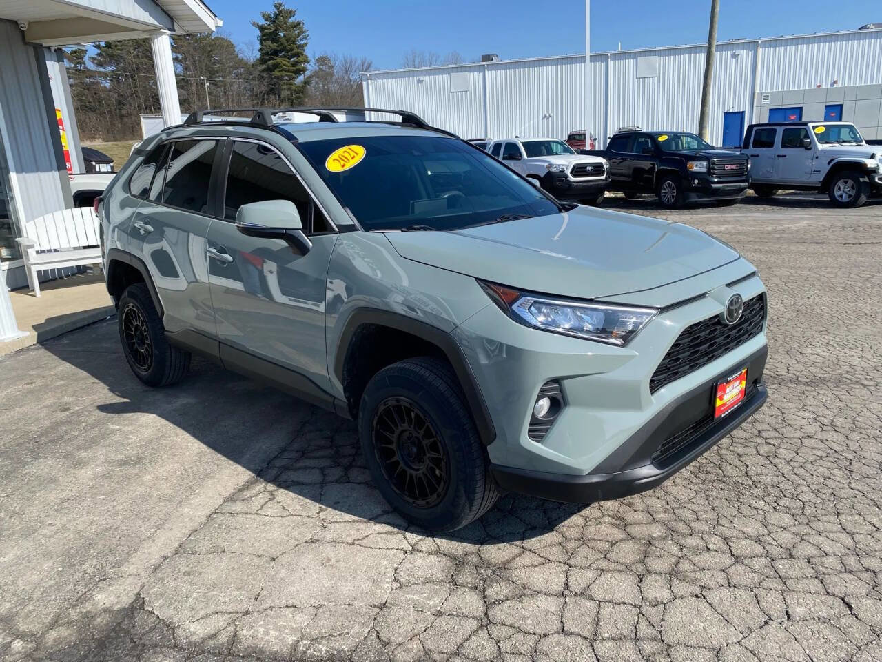 Used 2021 Toyota RAV4 XLE image 7