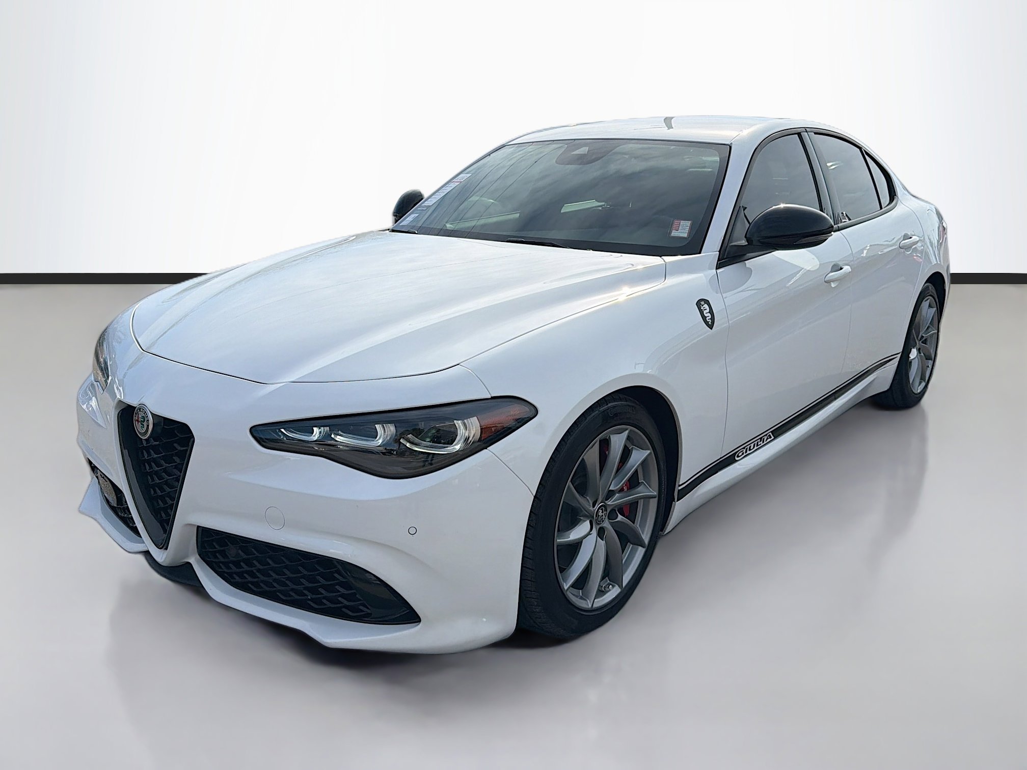 Used 2024 Alfa Romeo Giulia Sprint image 8
