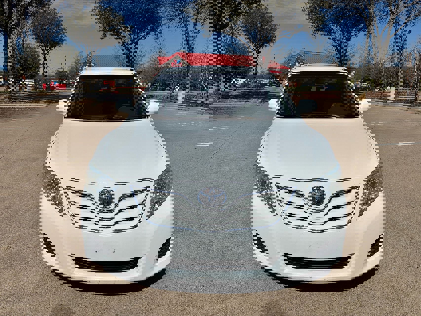 Used 2010 Toyota Camry LE image 2