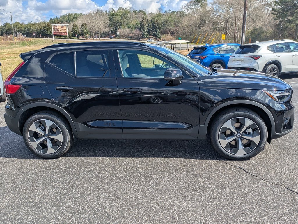 New 2026 Volvo XC40 B5 Plus w/ Protection Package Premier AWD/4WD image 7