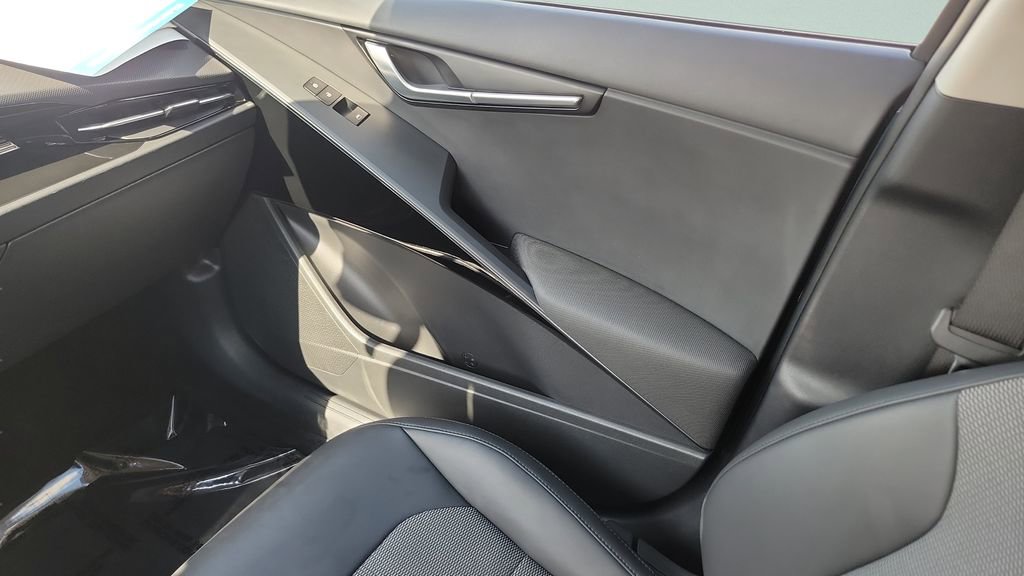 Used 2024 Kia Niro EX FWD image 14