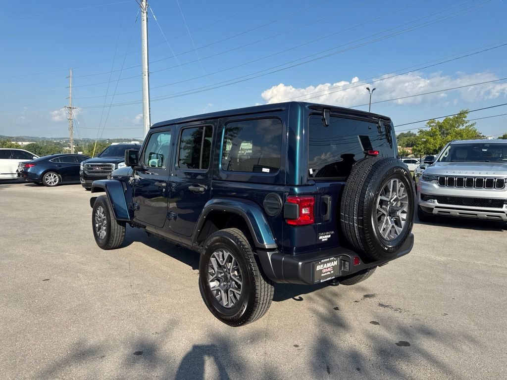 Used 2025 Jeep Wrangler Unlimited Sahara AWD/4WD image 5