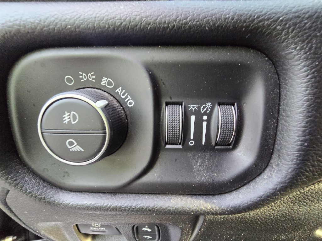 Used 2021 RAM 1500 Laramie AWD/4WD image 28