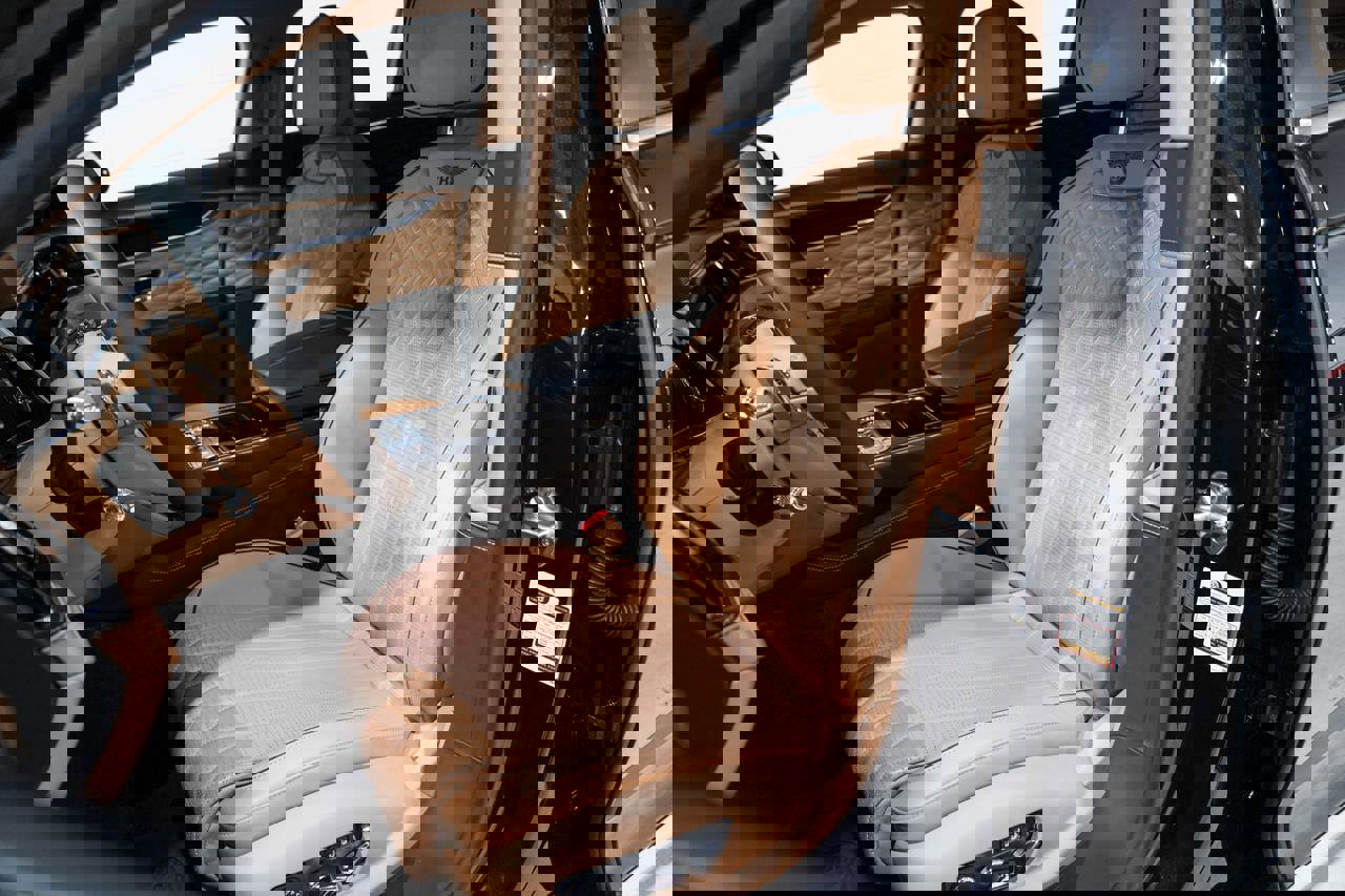 Used 2022 Bentley Flying Spur V8 image 9