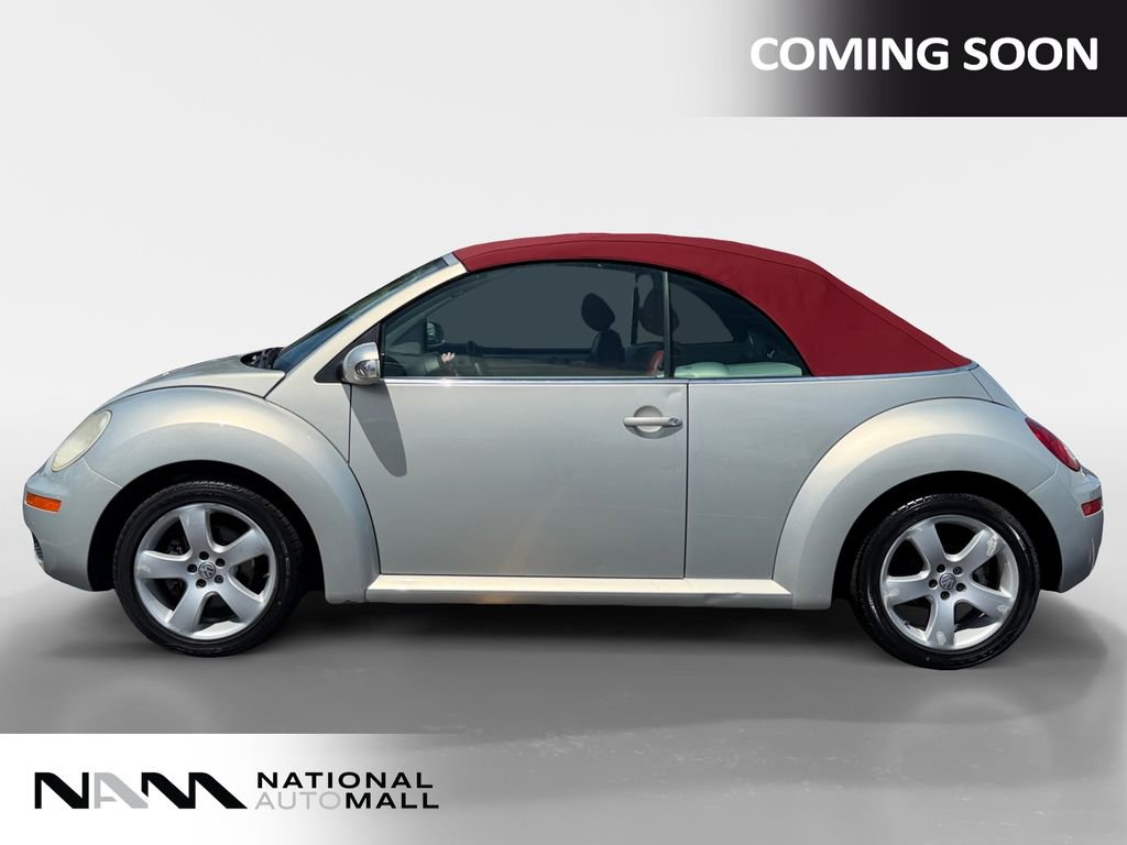 Used 2009 Volkswagen Beetle Blush FWD image 2
