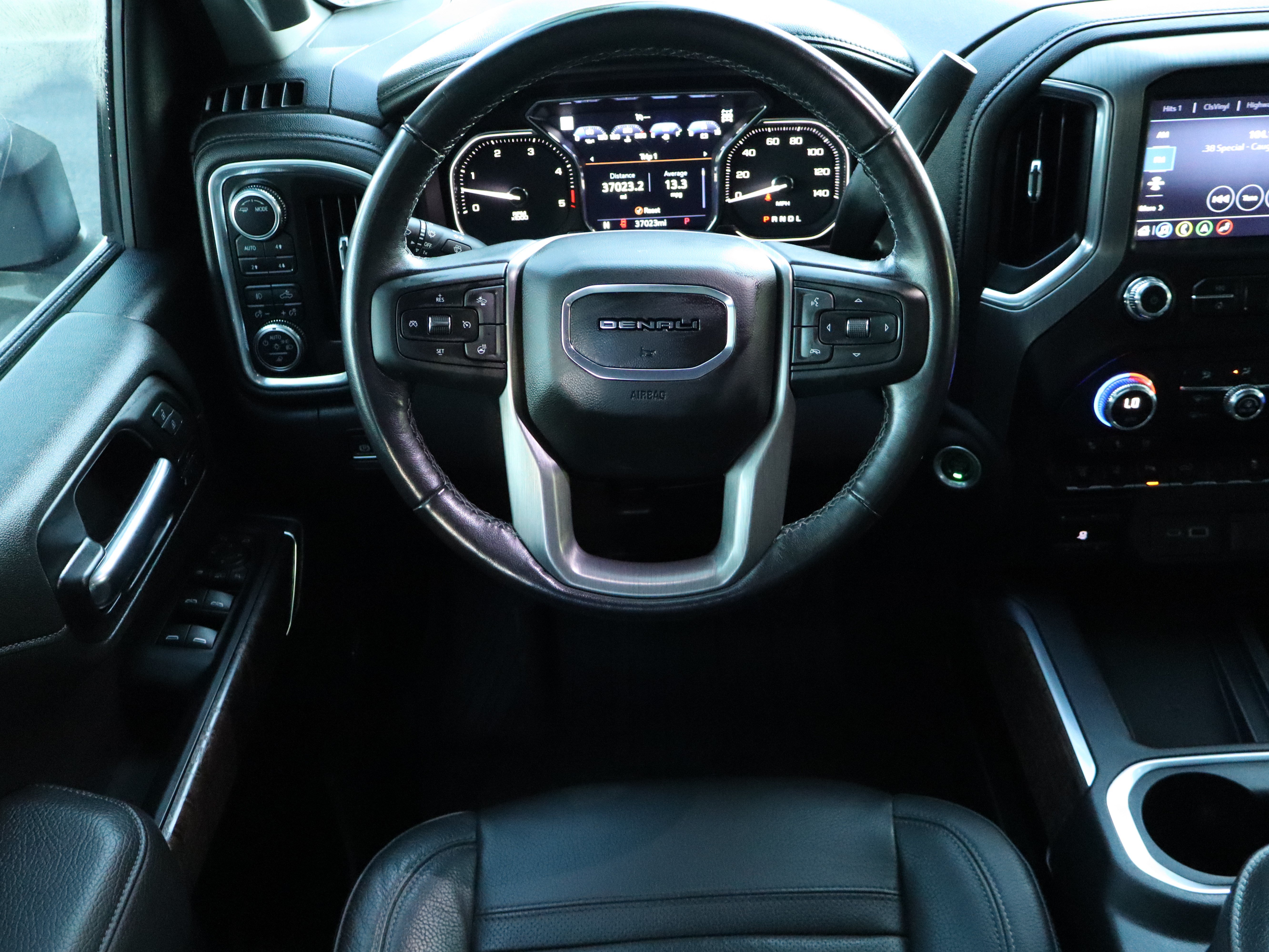 Used 2022 GMC Sierra 3500 Denali AWD/4WD image 22