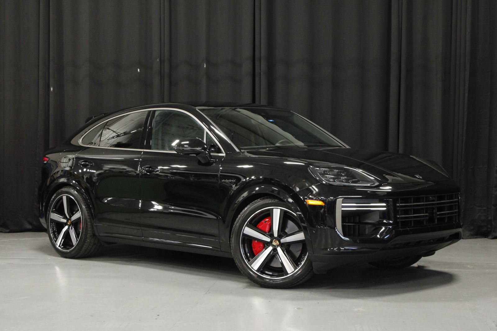 Certified 2025 Porsche Cayenne Turbo w/ Premium Package Plus AWD/4WD image 7