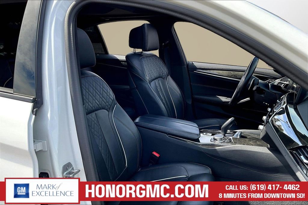 Used 2023 BMW M550i xDrive image 28