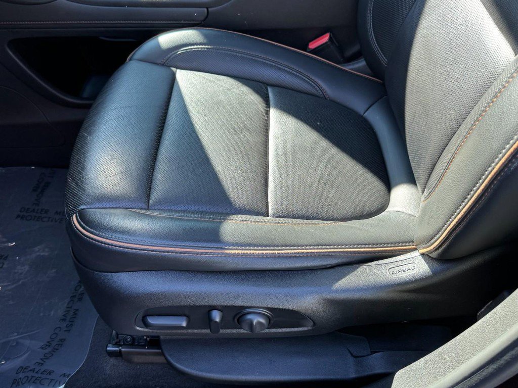 Used 2021 GMC Acadia AT4 w/ Technology Package image 25