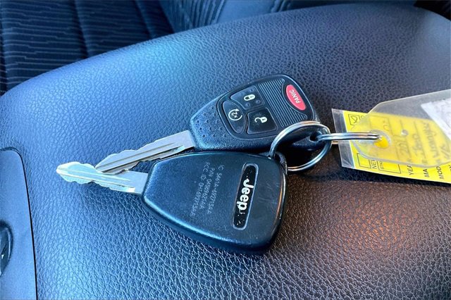 Used 2011 Jeep Wrangler Rubicon w/ PWR Convenience Group image 10