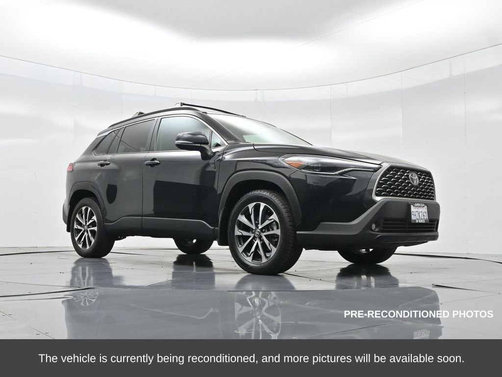 Used 2023 Toyota Corolla Cross XLE image 46