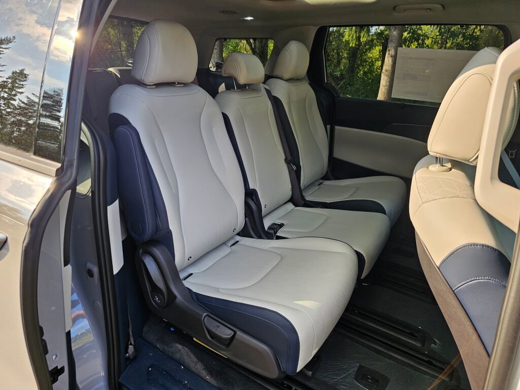 New 2026 Kia Carnival SX w/ SX Dark Edition Package image 30