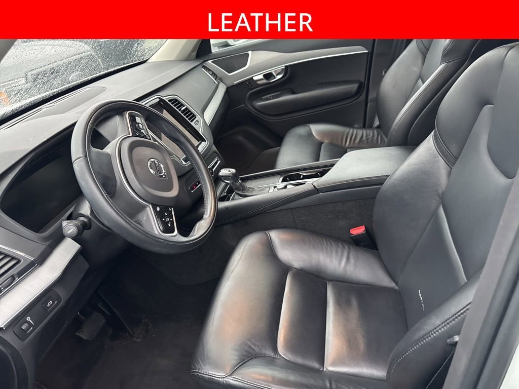 Used 2022 Volvo XC90 T5 Momentum image 5