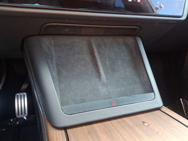 Used 2022 Tesla Model X image 29