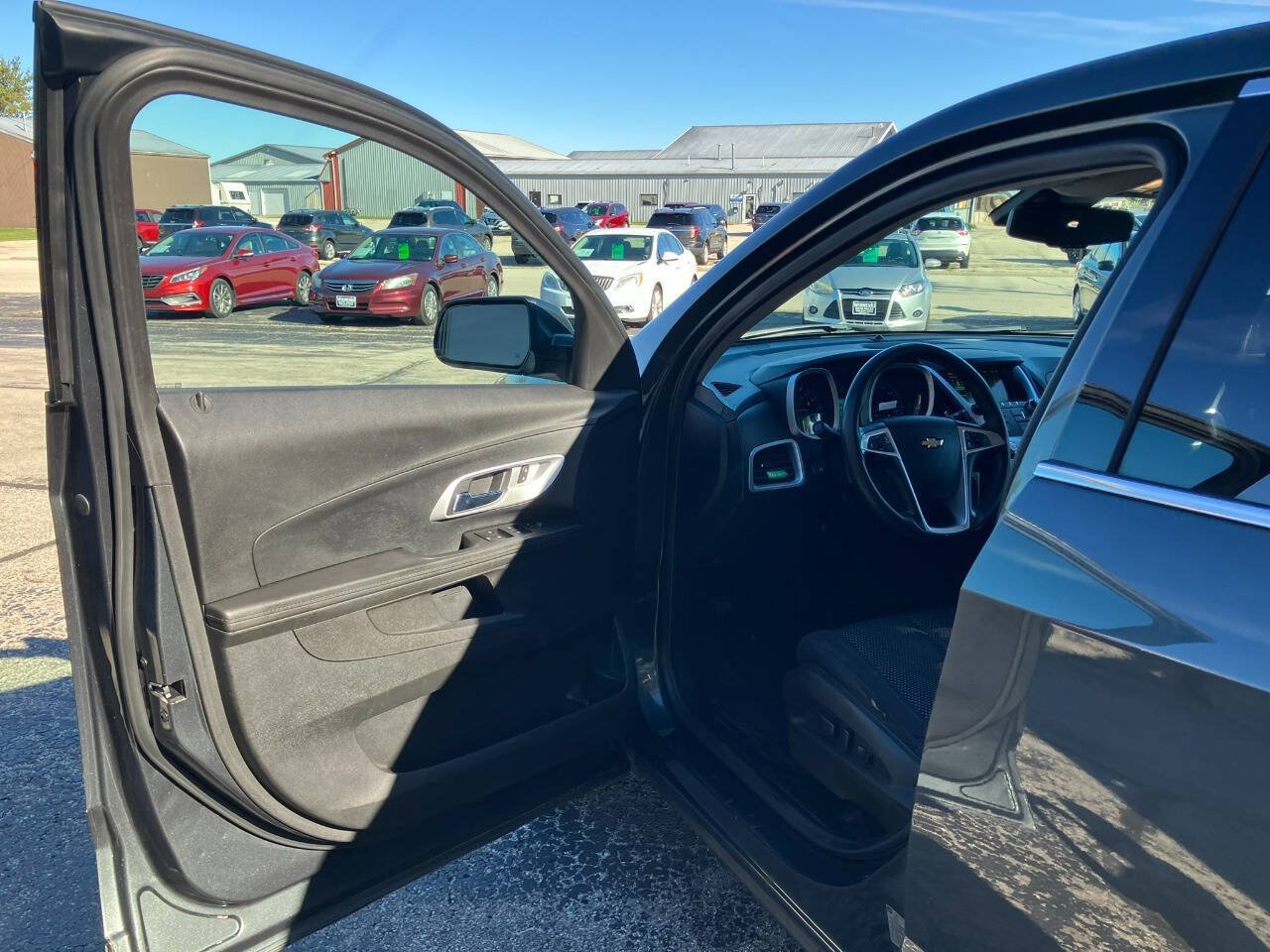 Used 2017 Chevrolet Equinox LT w/ Convenience Package FWD image 9