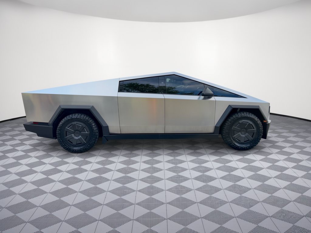 Used 2025 Tesla Cybertruck AWD Crew Cab image 8