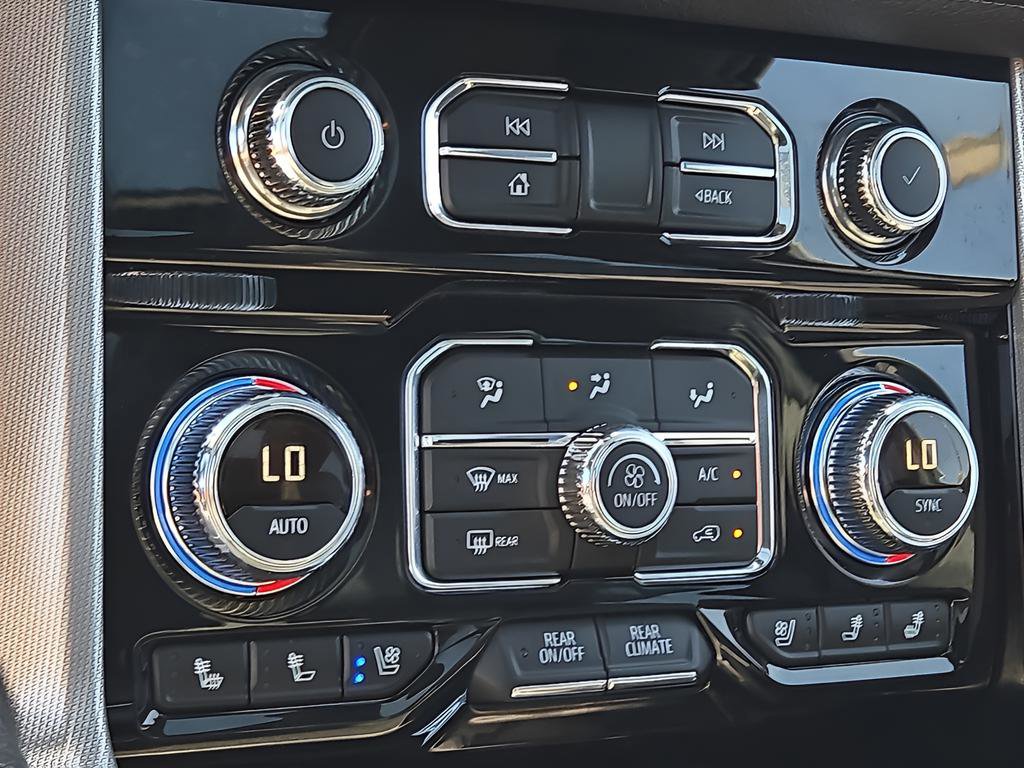 Used 2024 GMC Yukon XL Denali image 15