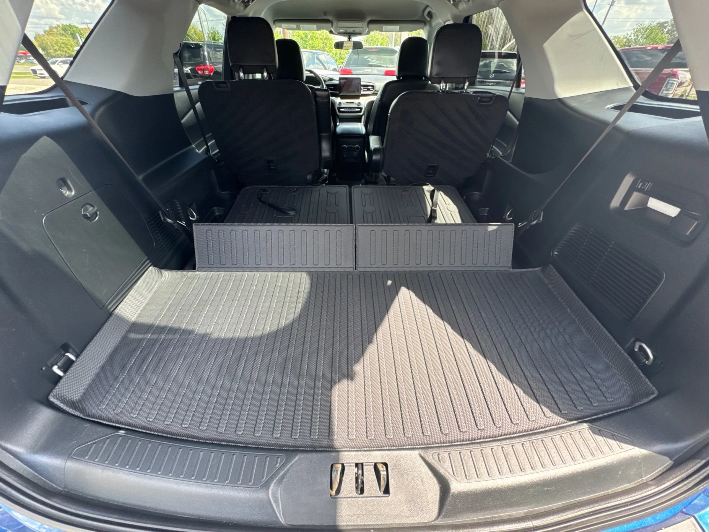 Used 2023 Ford Explorer XLT w/ Equipment Group 202A image 21