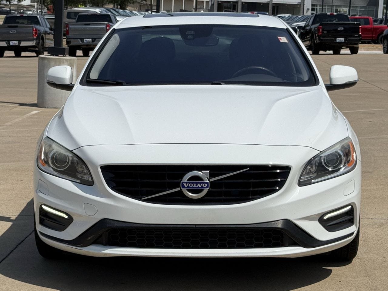 Used 2018 Volvo S60 T5 Dynamic w/ Vision Package FWD image 8