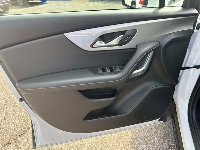 Used 2025 Chevrolet Blazer LT image 24