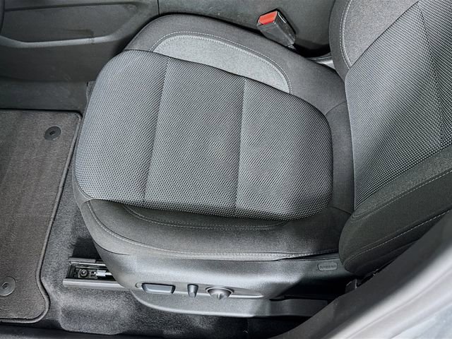 Used 2023 Chevrolet Traverse LT FWD image 20