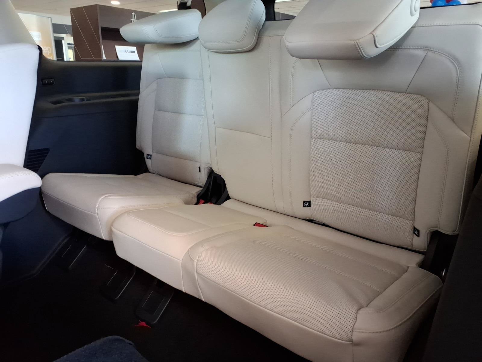 New 2027 Lincoln Navigator L Premier AWD/4WD image 7