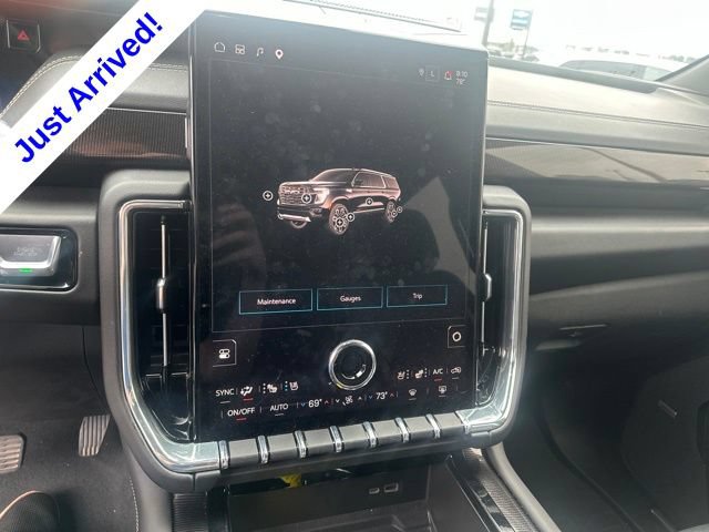 Used 2025 GMC Yukon XL Elevation w/ LPO, Yukon Black Package AWD/4WD image 12