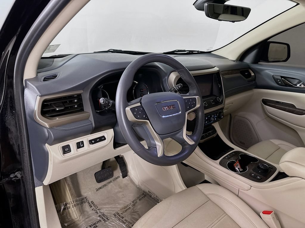 Used 2020 GMC Acadia Denali w/ Technology Package FWD image 16