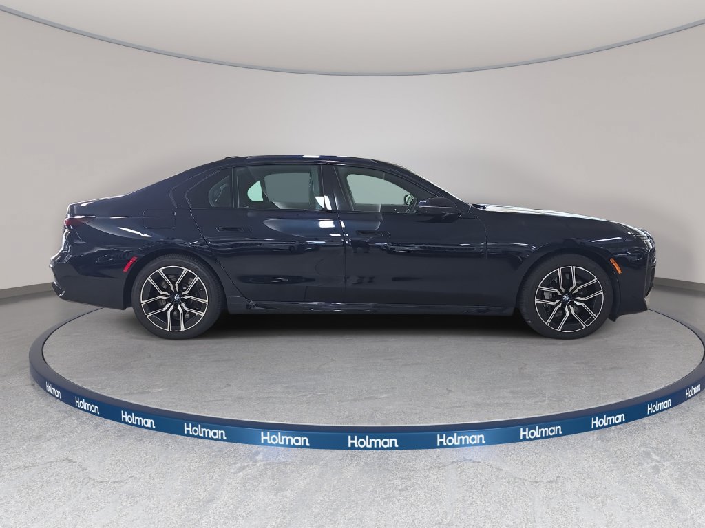 Certified 2023 BMW 760i xDrive AWD/4WD image 6